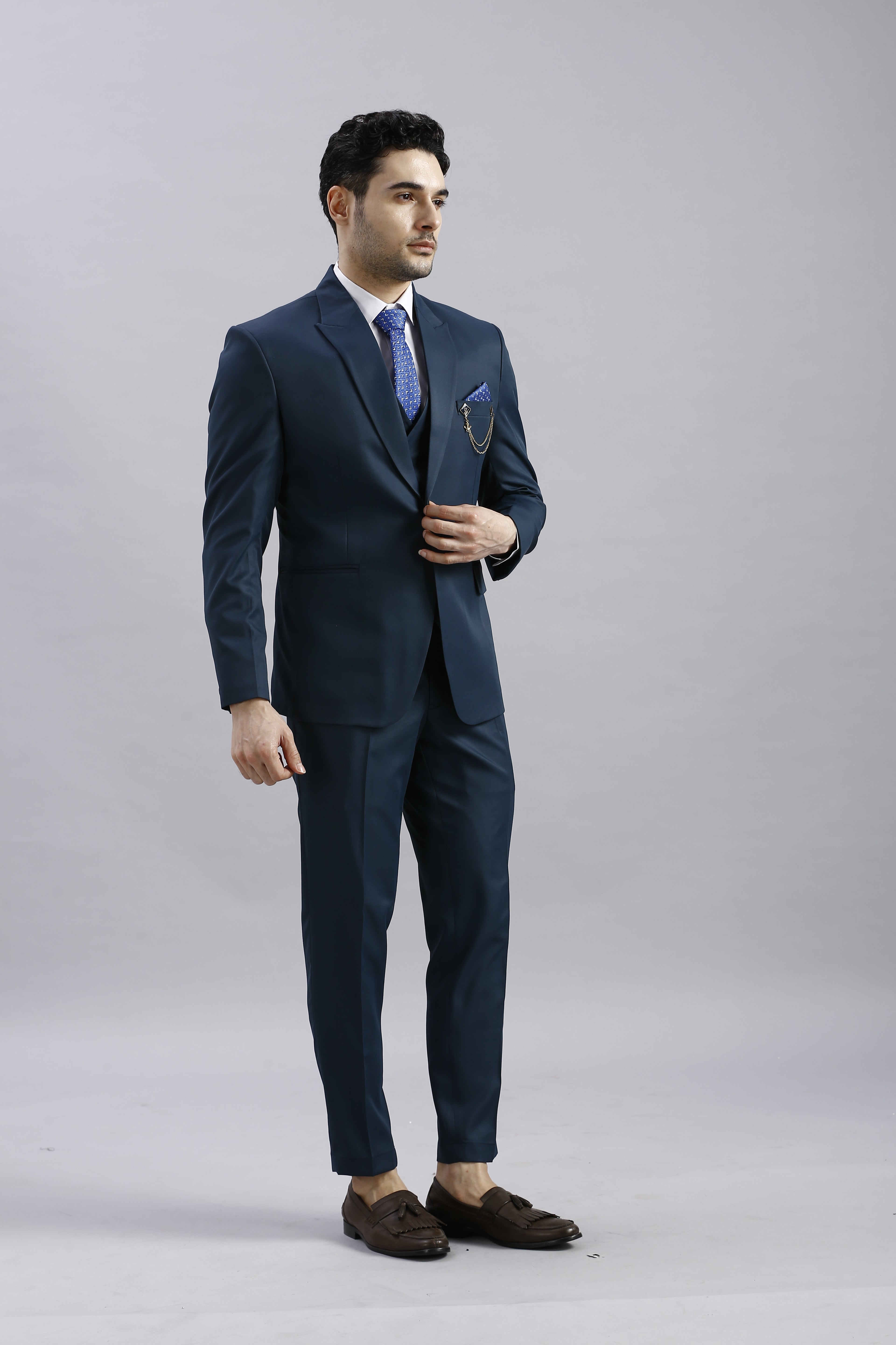 Dark Slate Grey 5 Piece Suit with Blue Accents